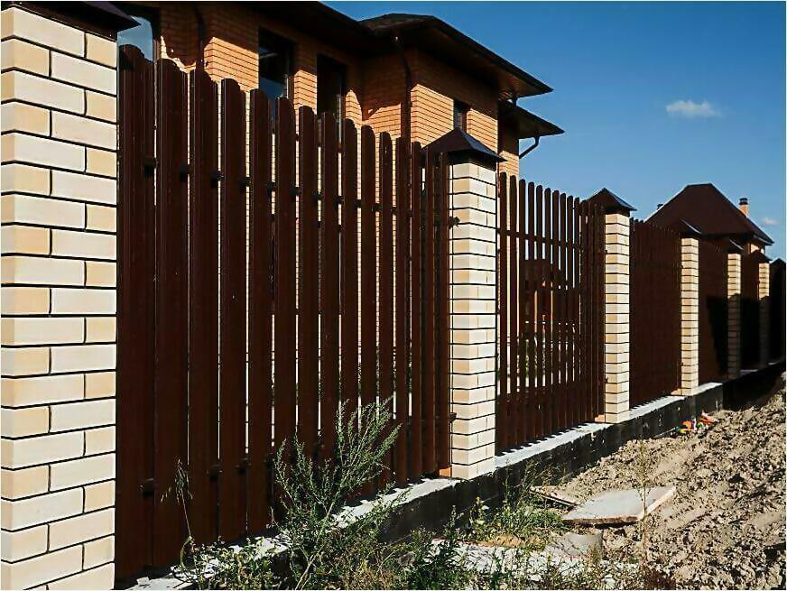 забор из штакетника 115м фото1 в Томске