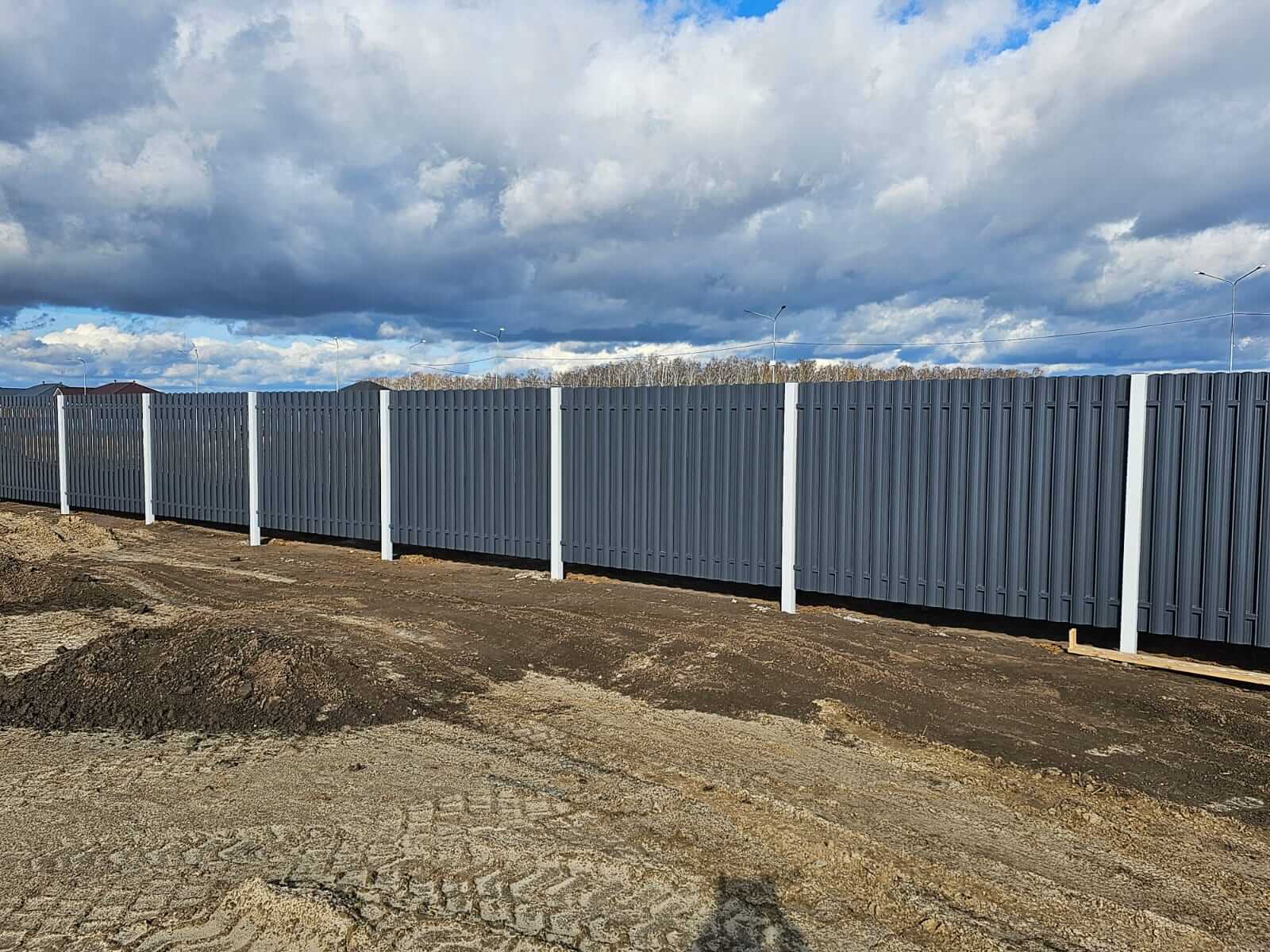 Забор из евроштакетника 234м RAL7024/7024 Серый Графит двусторонний фото 2 в Томске