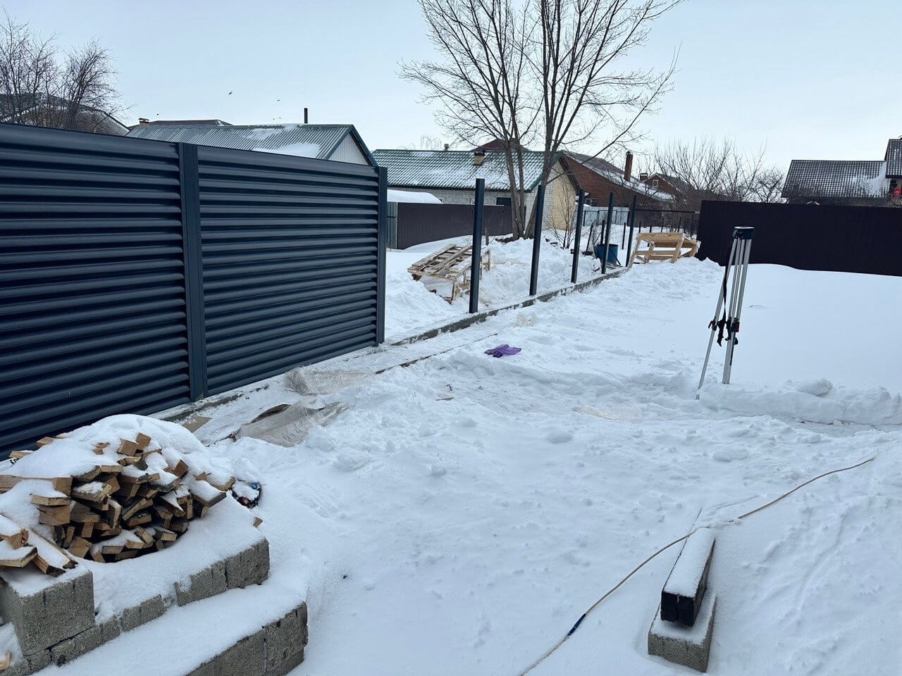 Забор-жалюзи из ламелей Еврожалюзи 32м RAL7024/7024 Серый Графит двусторонний фото 3 в Томске