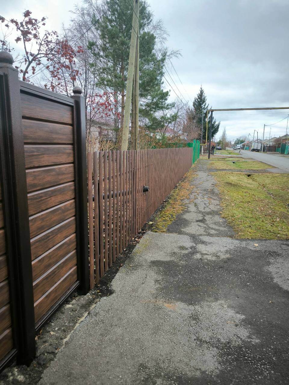 Забор из металлосайдинга Евро-Брус 46м Античное Дерево Принтек фото 3 в Томске