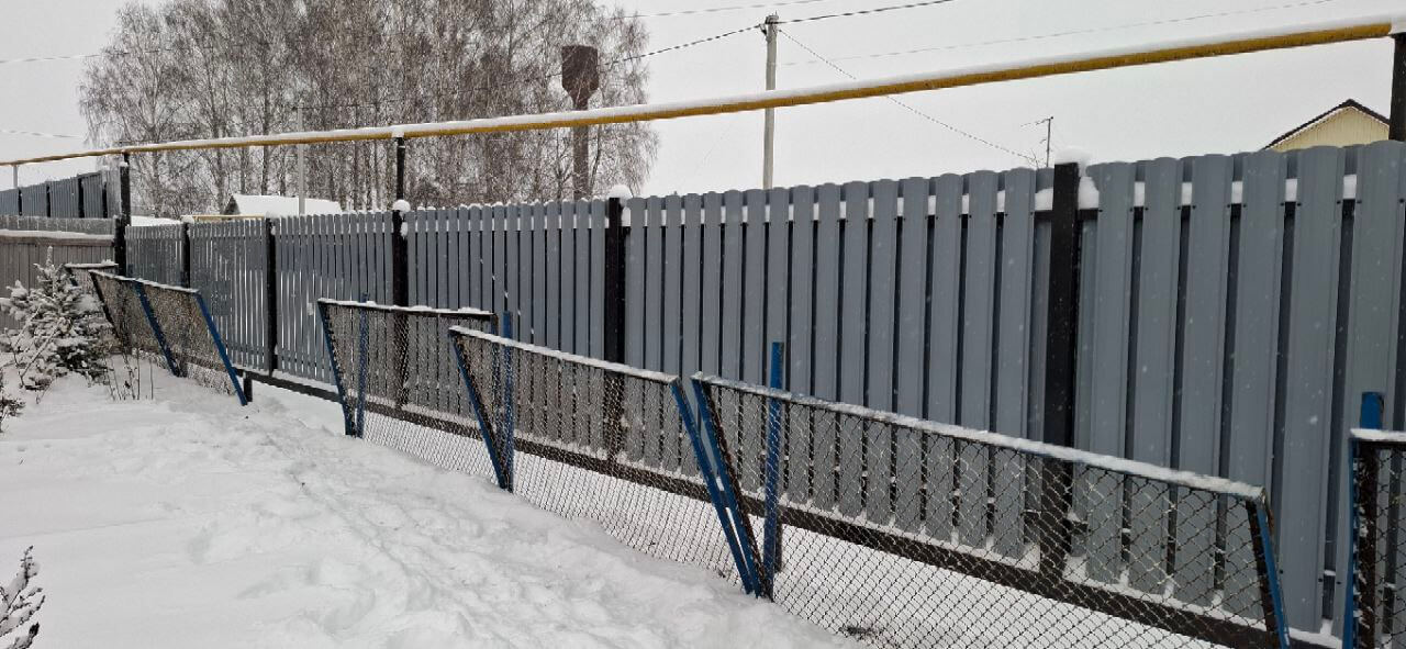 Забор из евроштакетника 27м RAL7024 Серый Графит МАТТЕ фото 5 в Томске