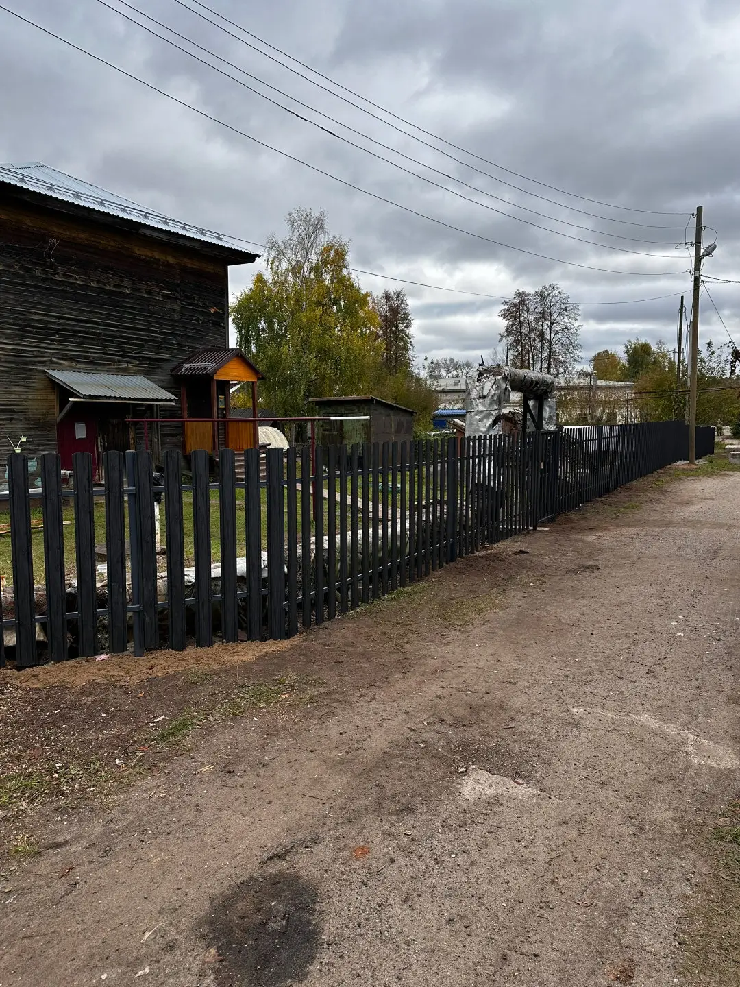 Забор из евроштакетника 63м Черное Дерево 3D Принтек фото 3 в Томске