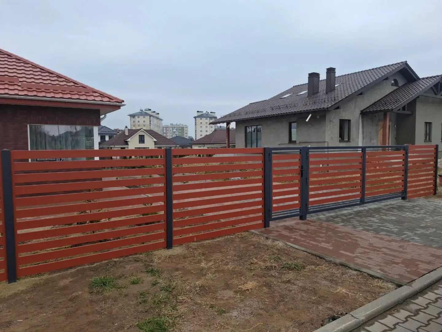 Забор-ранчо из металлопланкена 18м RAL8004 Терракотовый в Томске